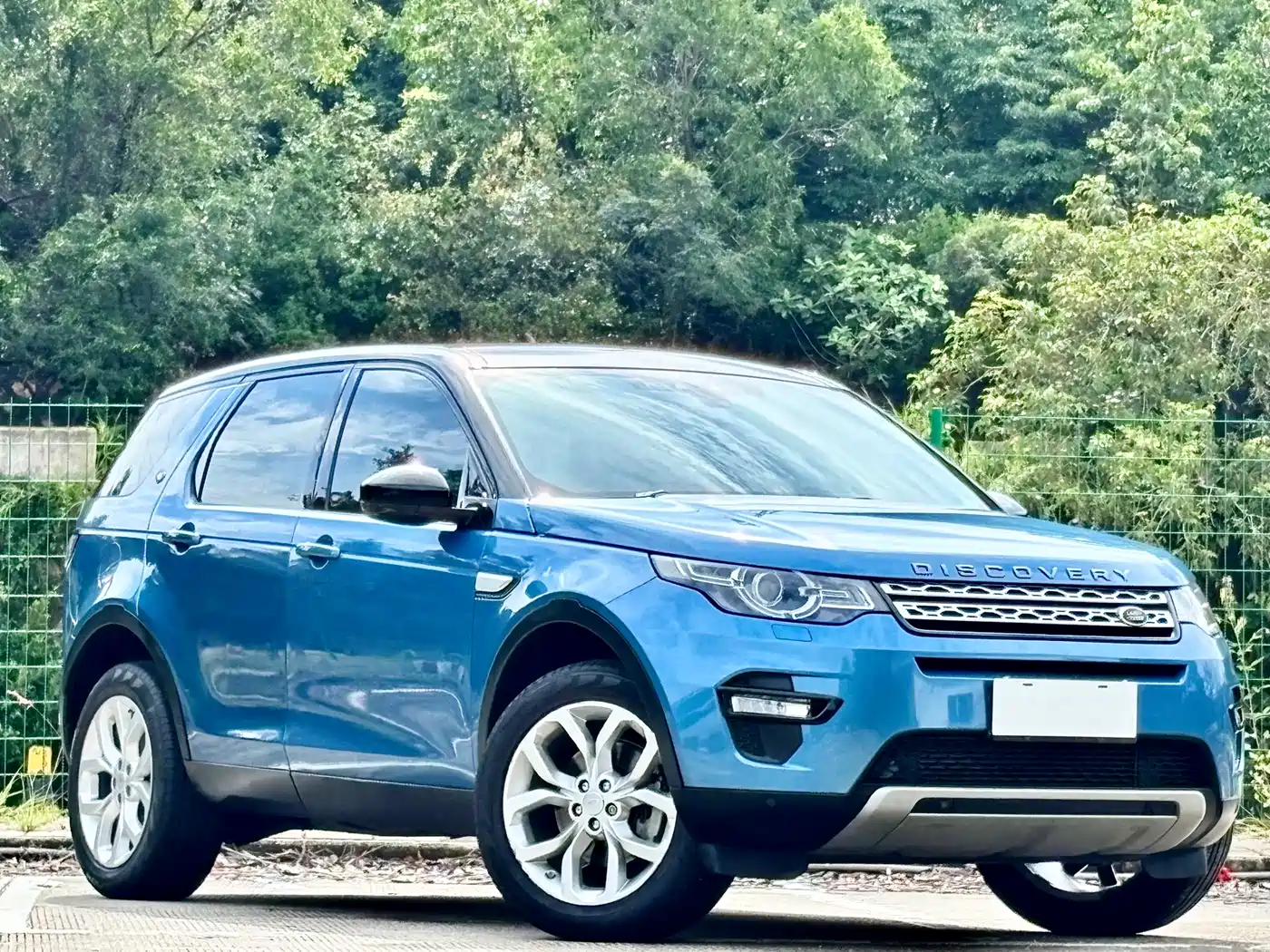 Land Rover Discovery Sport 2016 2.0T HSE фото 3