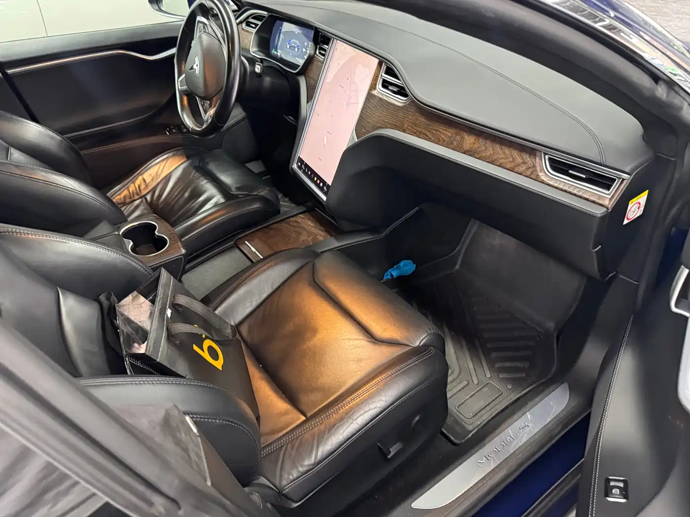 TESLA MODEL S