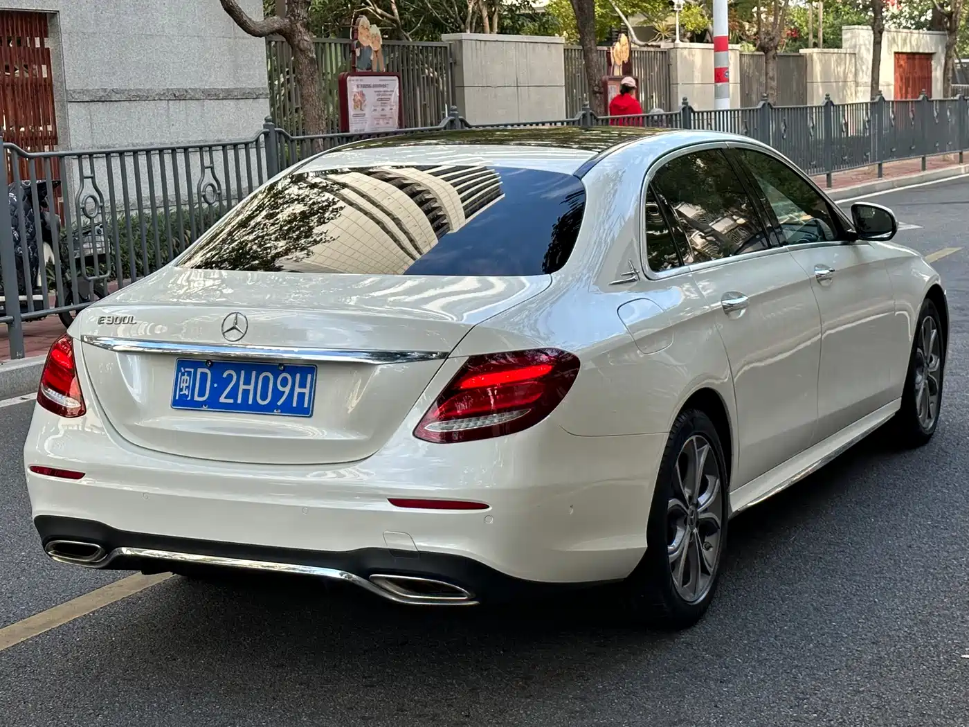 Mercedes-Benz E-Class 2020 E 300 L Sport Fashion Model фото 11