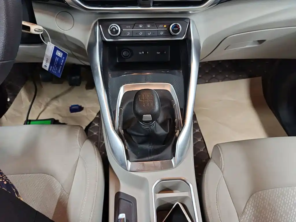 SAIC Maxus Maxus G50 2020 2019 1.3T Manual Joy Starter Edition China VI