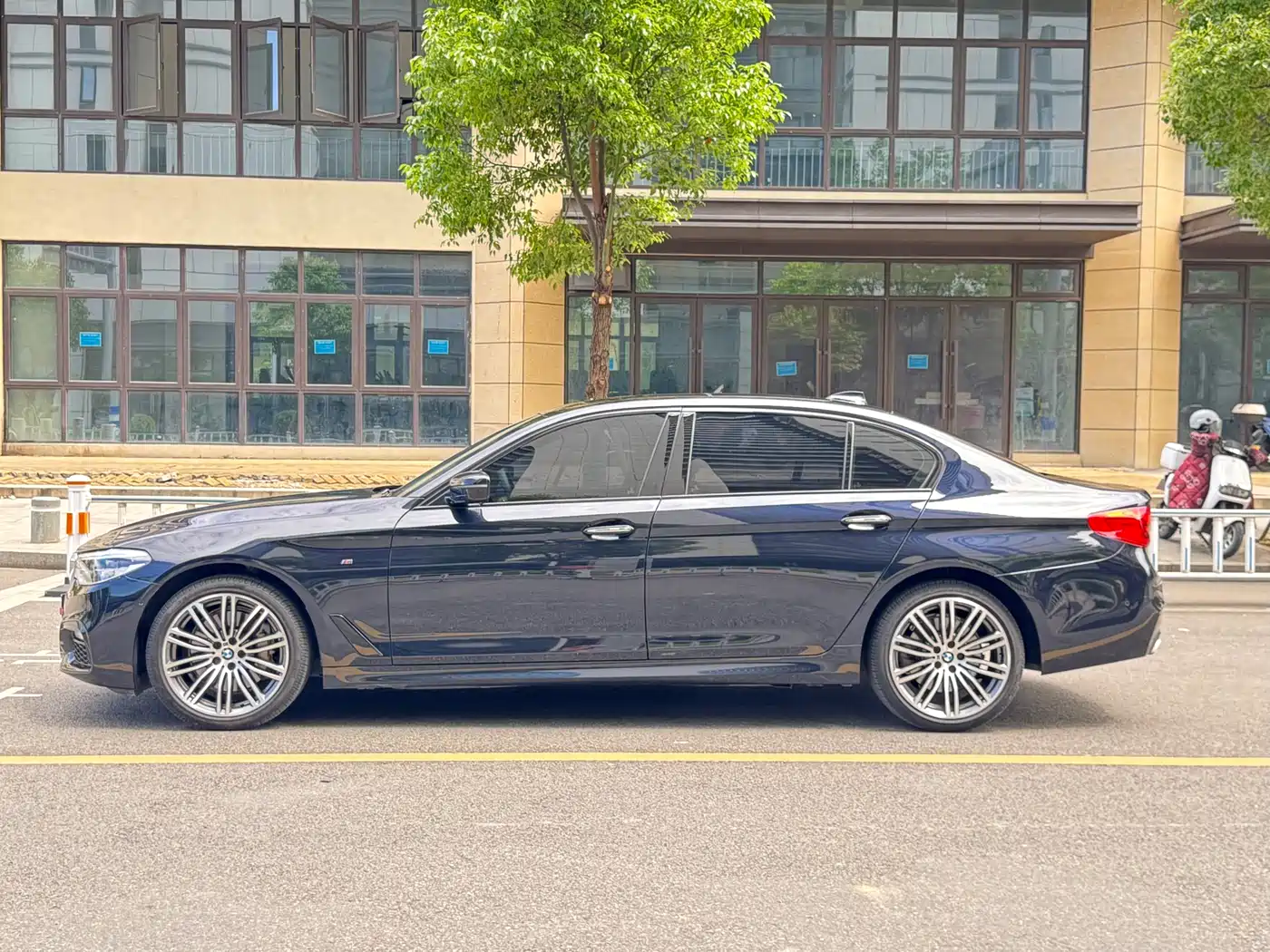BMW 5 Series 2018 Facelift 530Li Leading M Sport Package фото 14