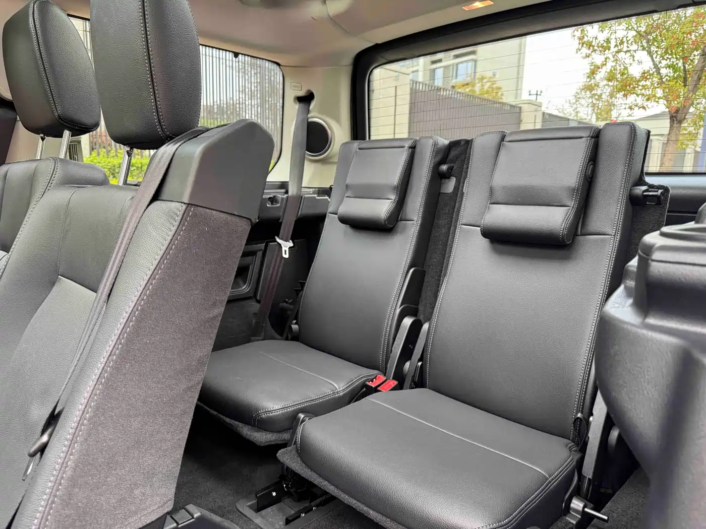Land Rover Discovery 2016 3.0 SC V6 HSE фото 4