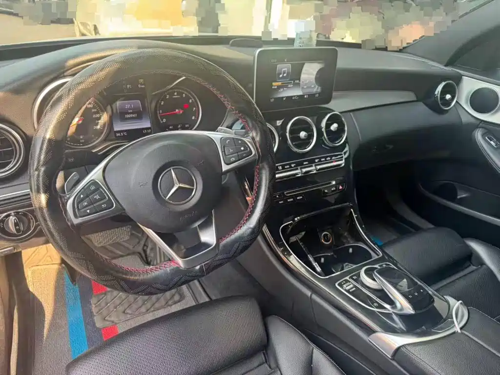Photo 10 - Mercedes-Benz C-Class