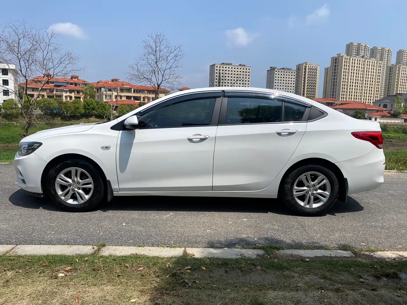 Chevrolet Cavalier 2016 1.5L Manual Delight Edition фото 4