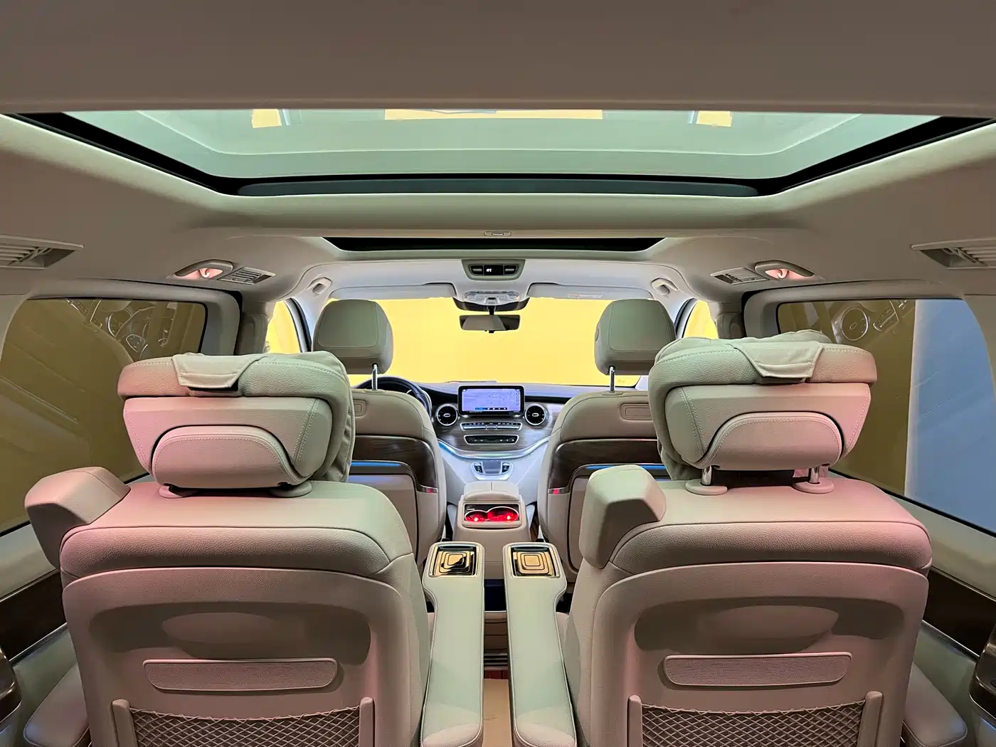 Mercedes-Benz V-Class 2022 V 260 L Long Wheelbase Prestige Edition фото 34
