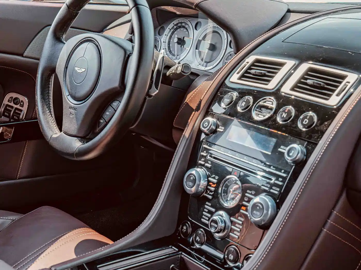 Aston Martin V8 Vantage 2014 2012 4.7L S Coupe
