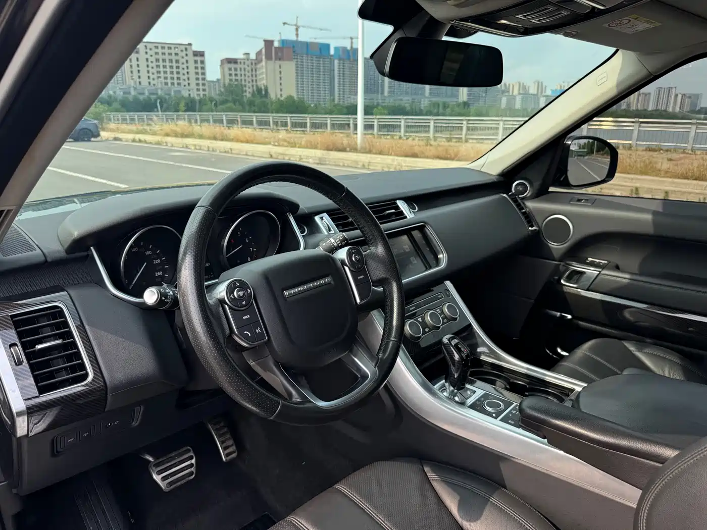 Land Rover Range Rover Sport 2016 Model 3.0 SC V6 SE фото 17