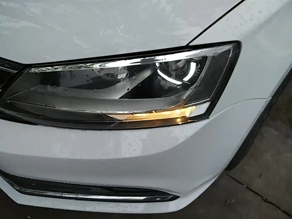 Volkswagen Sagitar 2018 1.6L Automatic Comfort фото 24