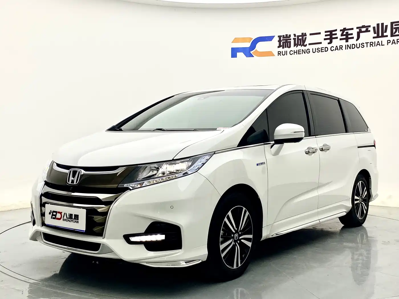 Фото 1 - Honda Odyssey