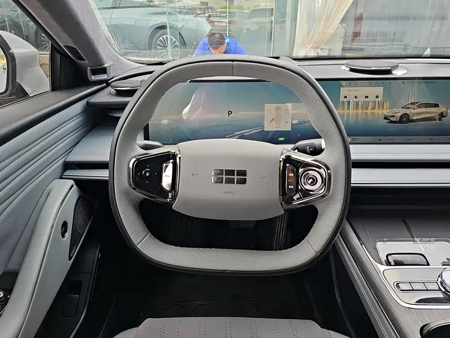 Geely Galaxy Galaxy E8 2025 2025 Model 610km Explorer+ Edition