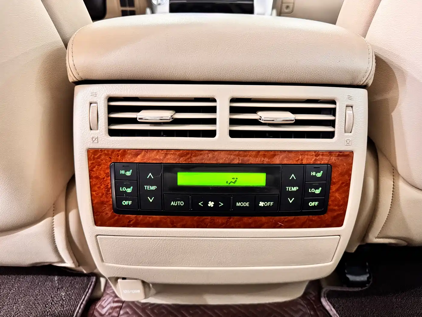 Toyota Land Cruiser 2012 4.0L Automatic VX фото 16