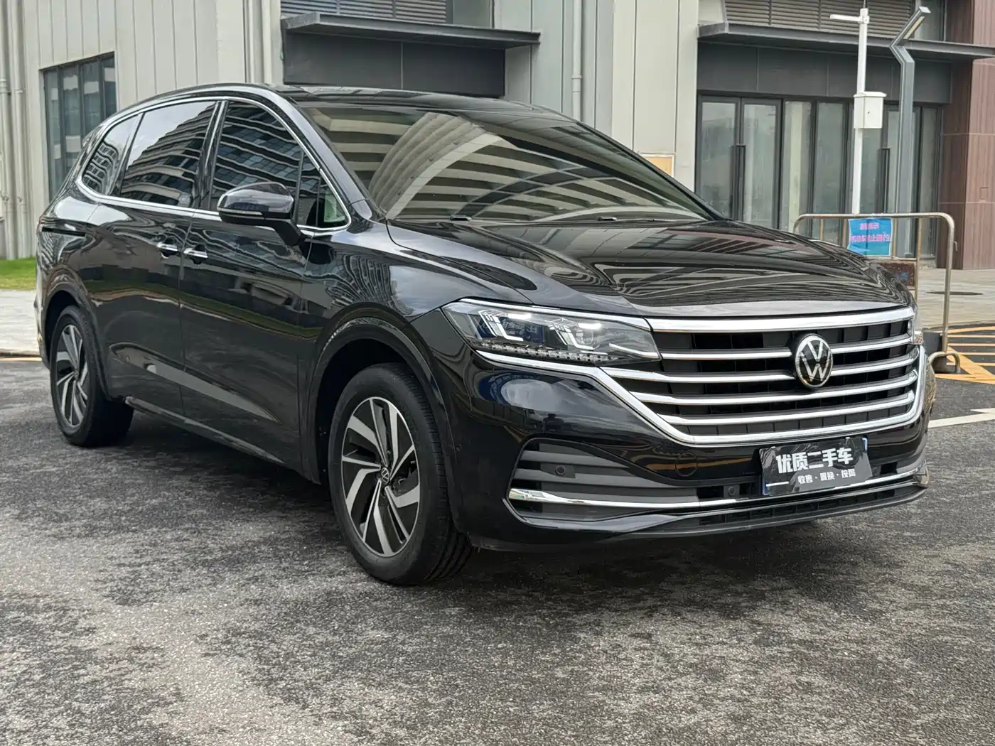 Volkswagen Viloran 2023 330TSI Luxury Edition фото 3