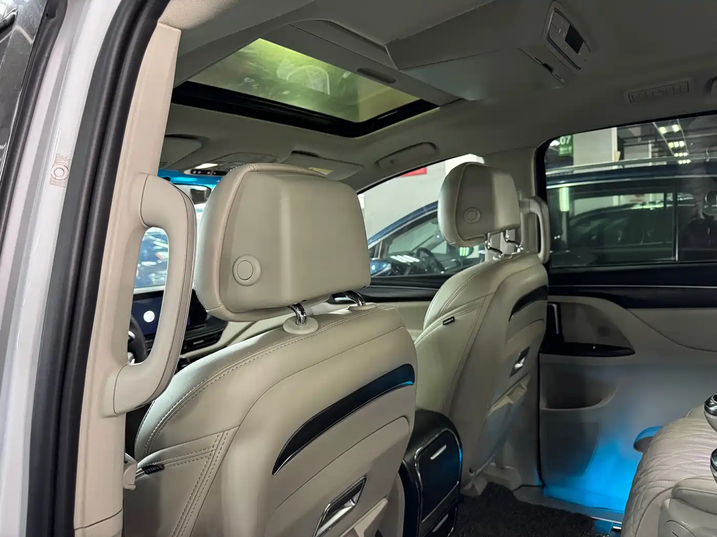 Buick GL8 2021 ES Landlord 653T Comfort фото 8