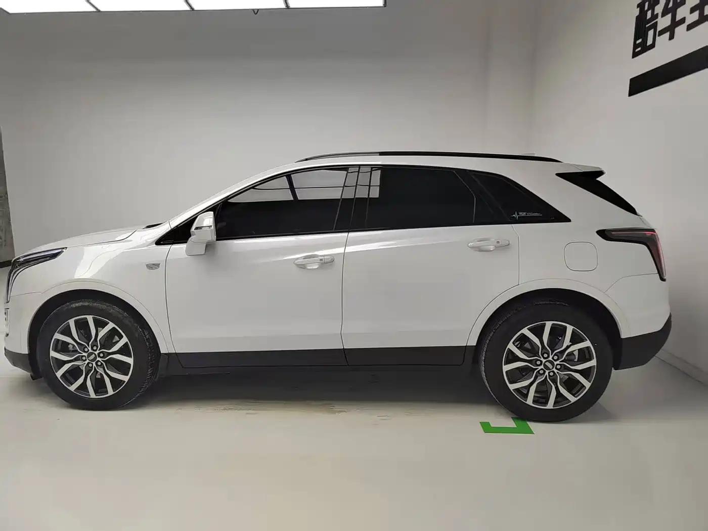 Cadillac XT5 2024 2.0T AWD Luxury (Hummingbird Edition) фото 9