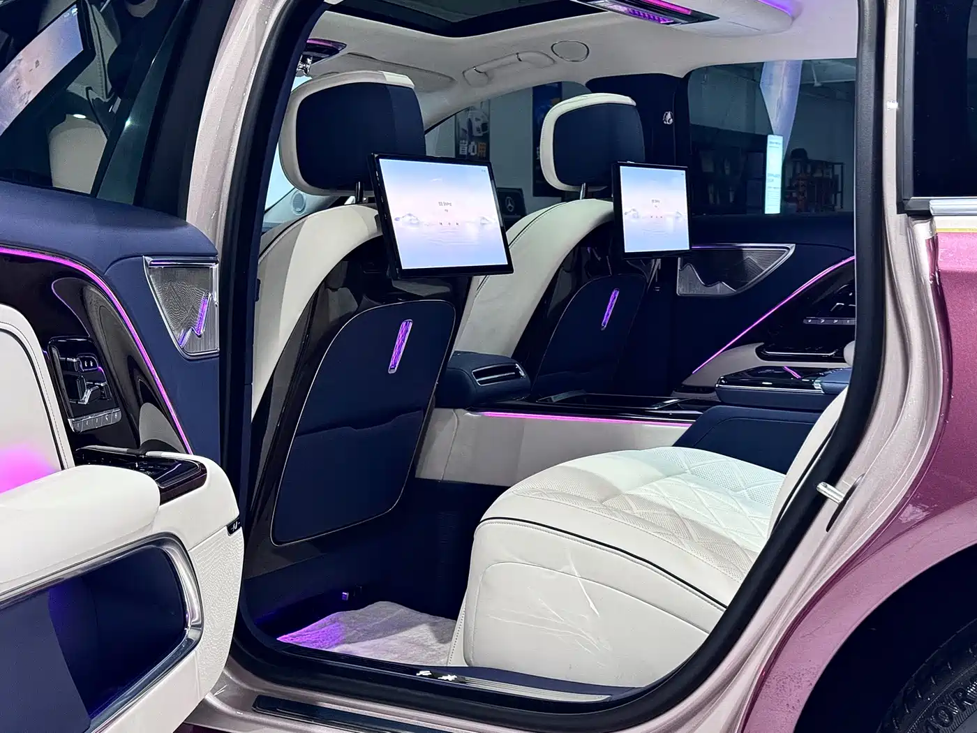 Hongqi Guoya 2024 4.0T V8 Version фото 30