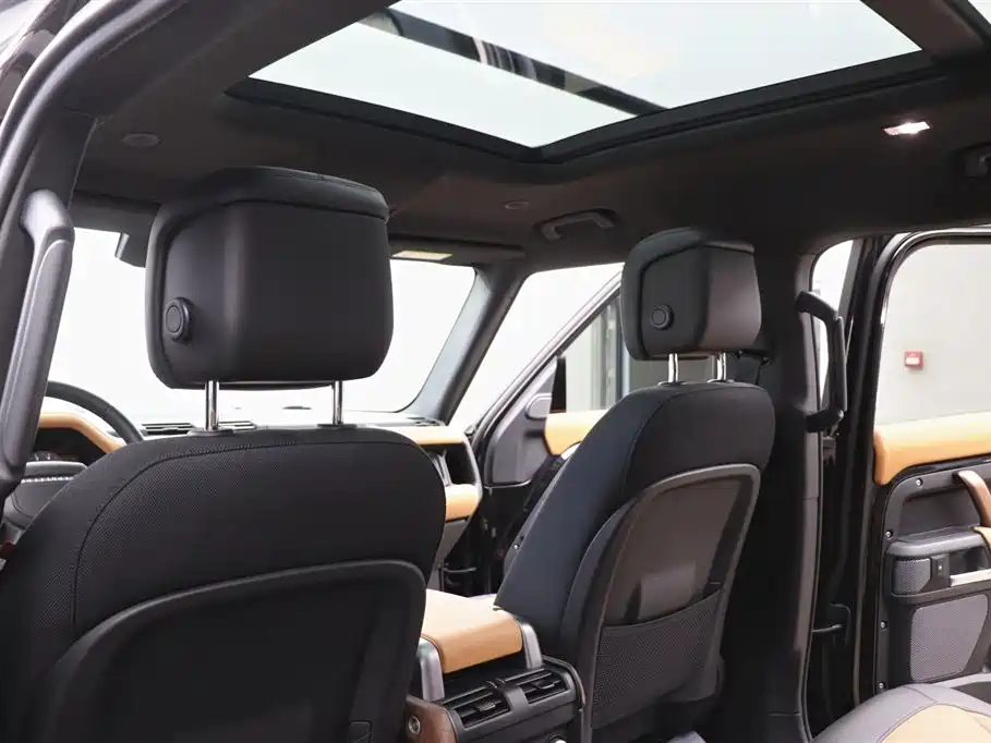 Land Rover Defender 2024 110 3.0T P400 X фото 21