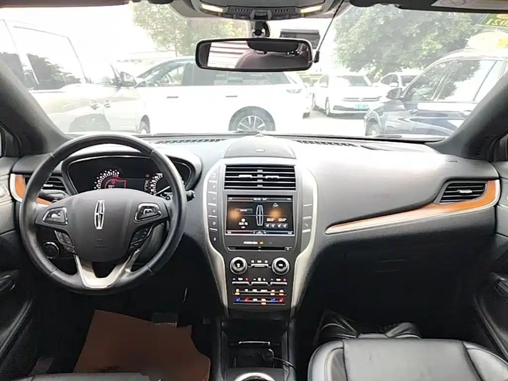Photo 10 - Lincoln MKC