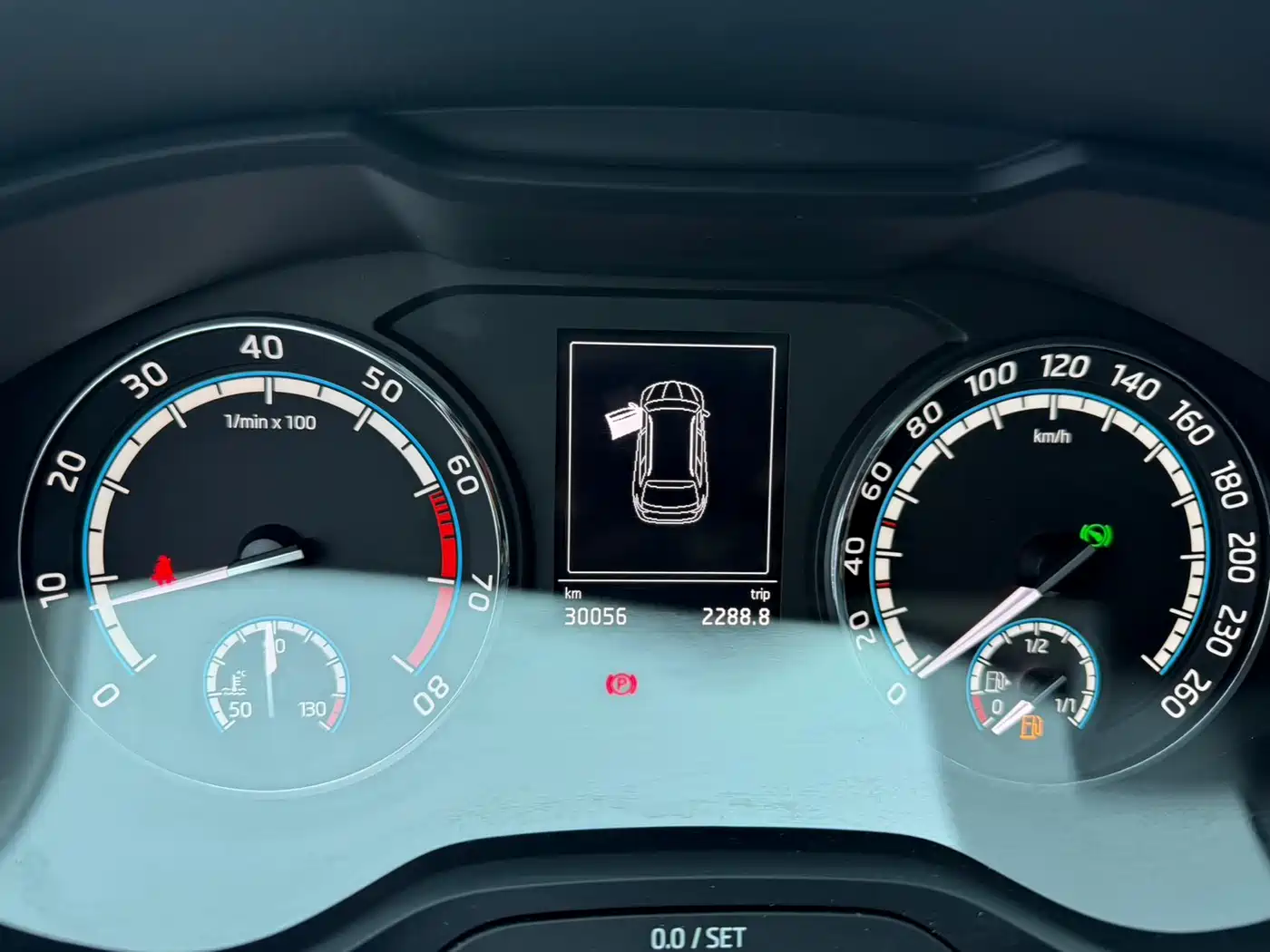 Škoda Karoq 2021 TSI280 Luxury Edition фото 18