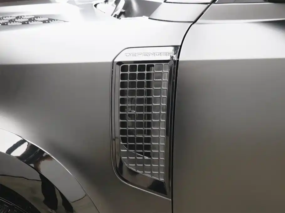 Land Rover Defender 2024 110 3.0T P400 X фото 29