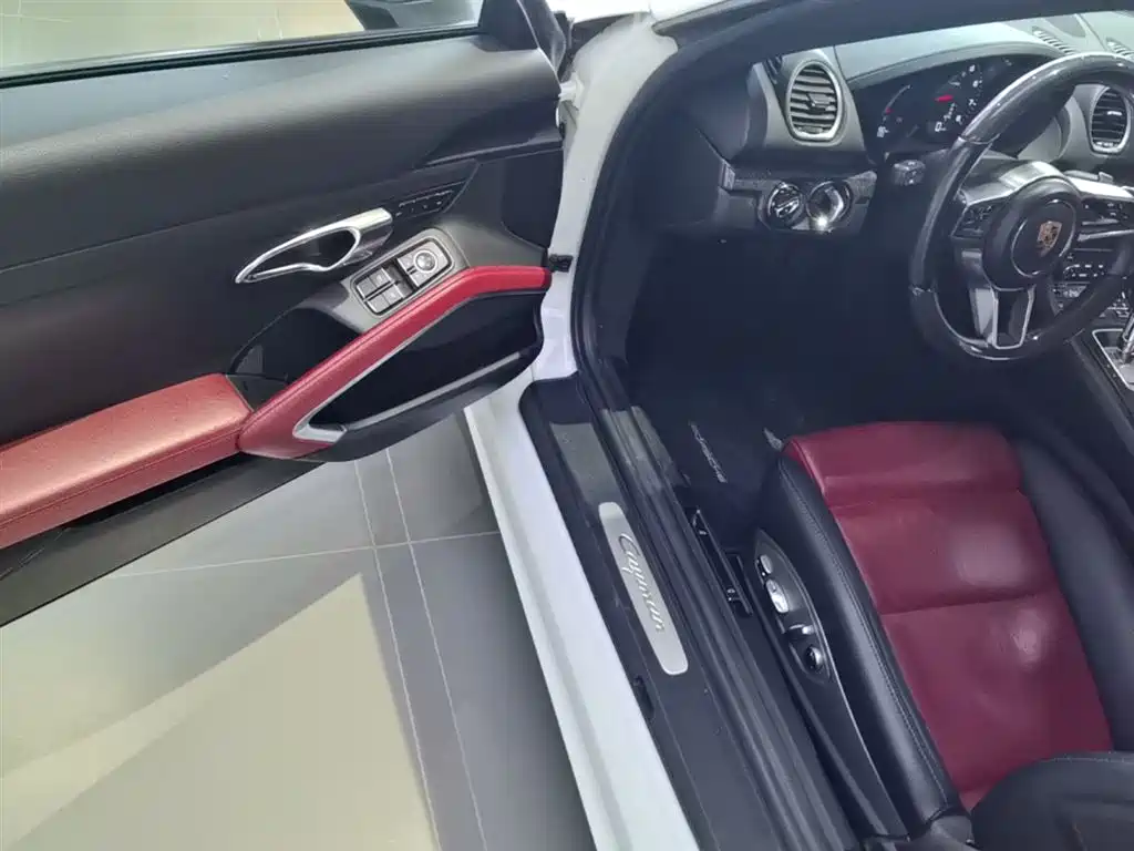 Porsche 718 2018 Cayman 2.0T фото 16