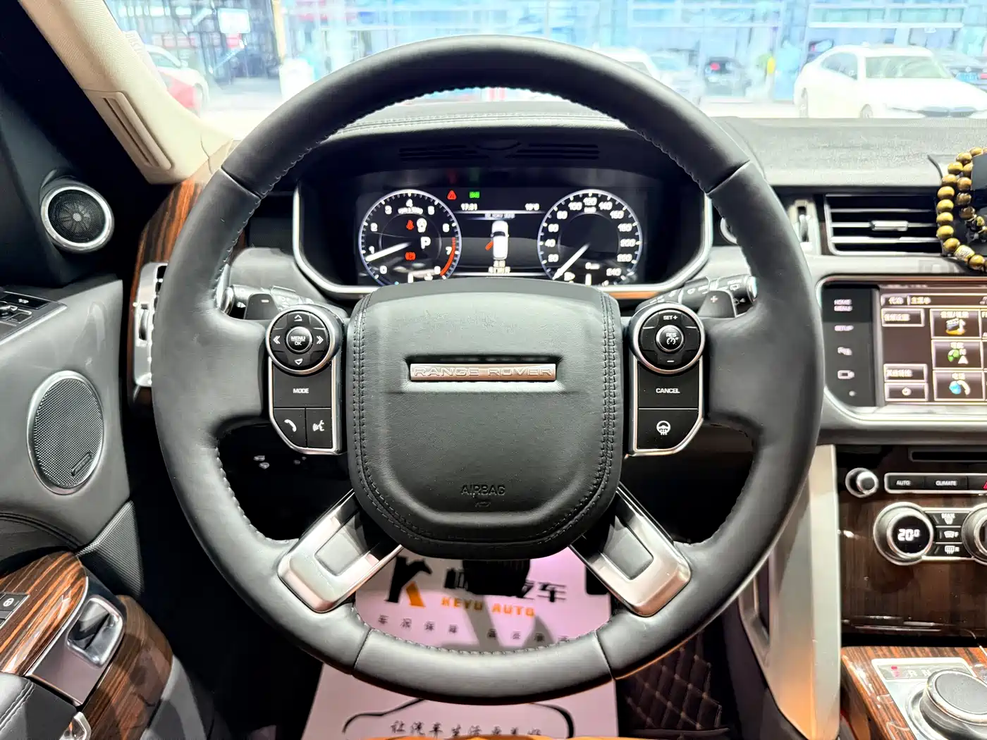 Land Rover Range Rover 2014 3.0 SC V6 Vogue SE Genesis Extended Edition фото 9