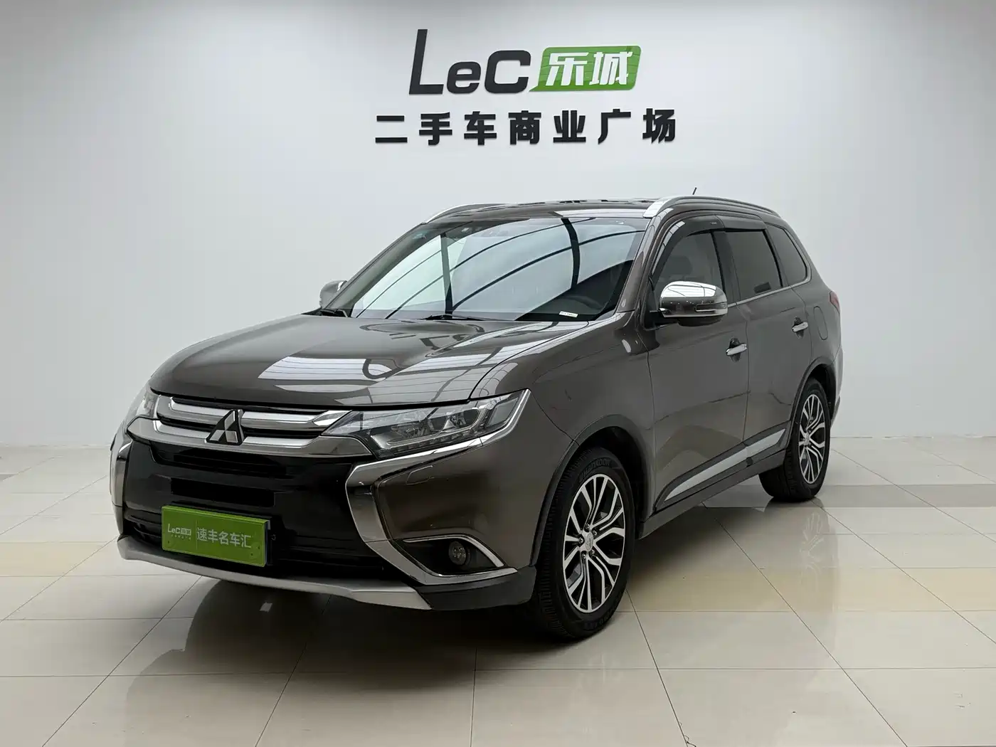 Mitsubishi Outlander (Import) 2016 — пригон из Китая