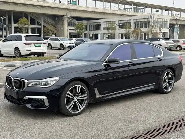 BMW 7 SERIES