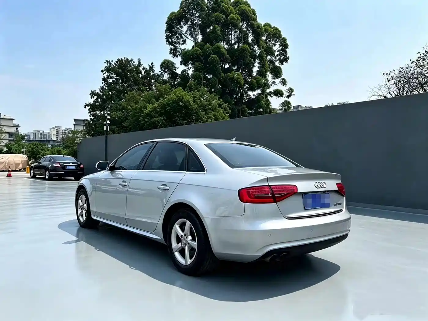 Audi A4L 2013 35 TFSI Automatic Comfort фото 6