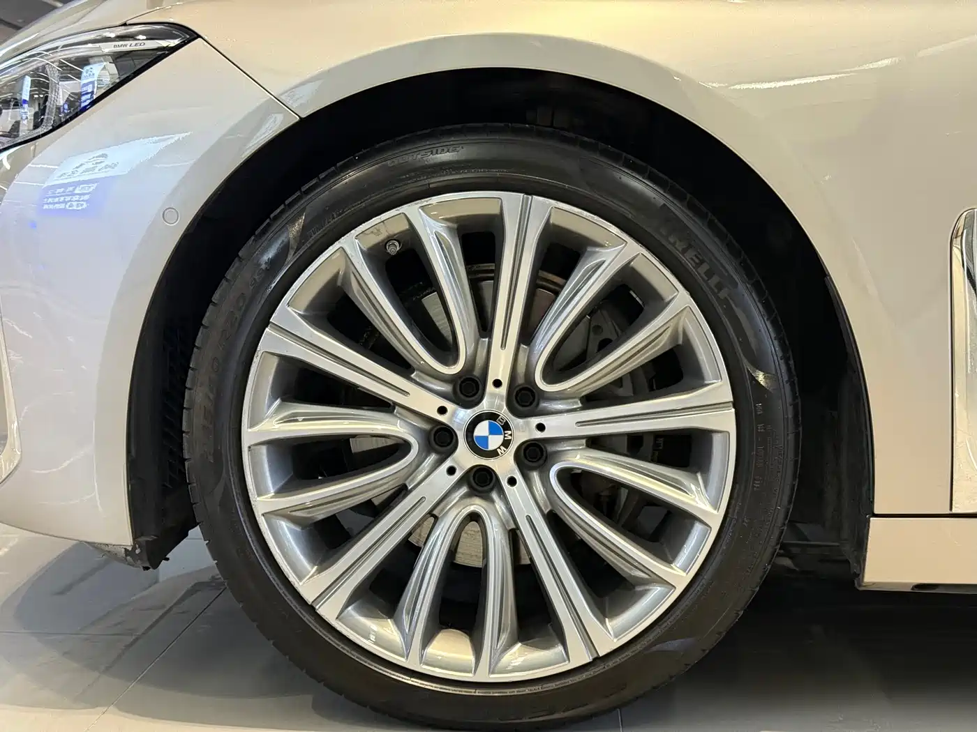 BMW 7 Series 2019 Facelift 740Li Leading Luxury Package фото 18