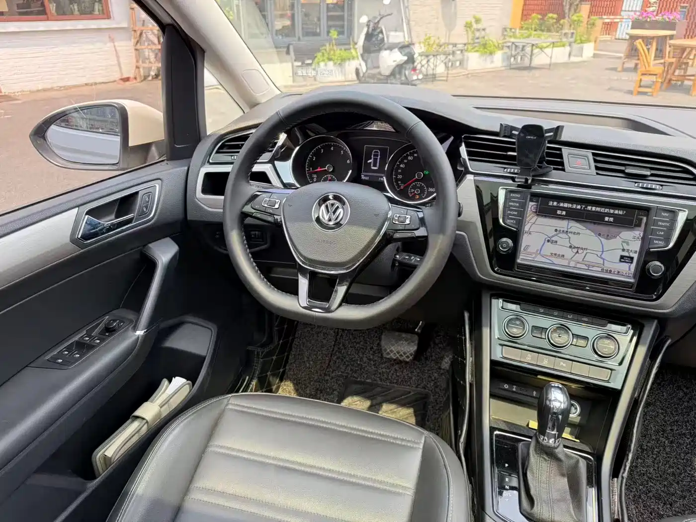 Volkswagen Touran 2018 Touran L 280TSI DSG Comfort 7-seater China V фото 5