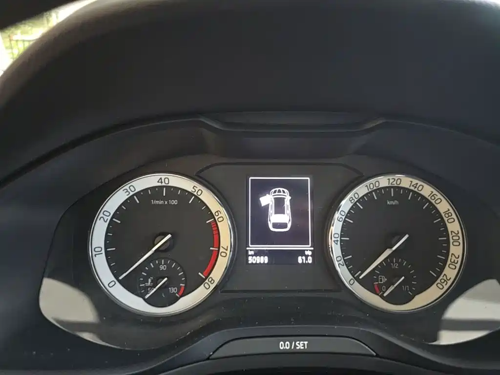 Škoda Karoq 2018 TSI280 Premium Edition China V фото 12