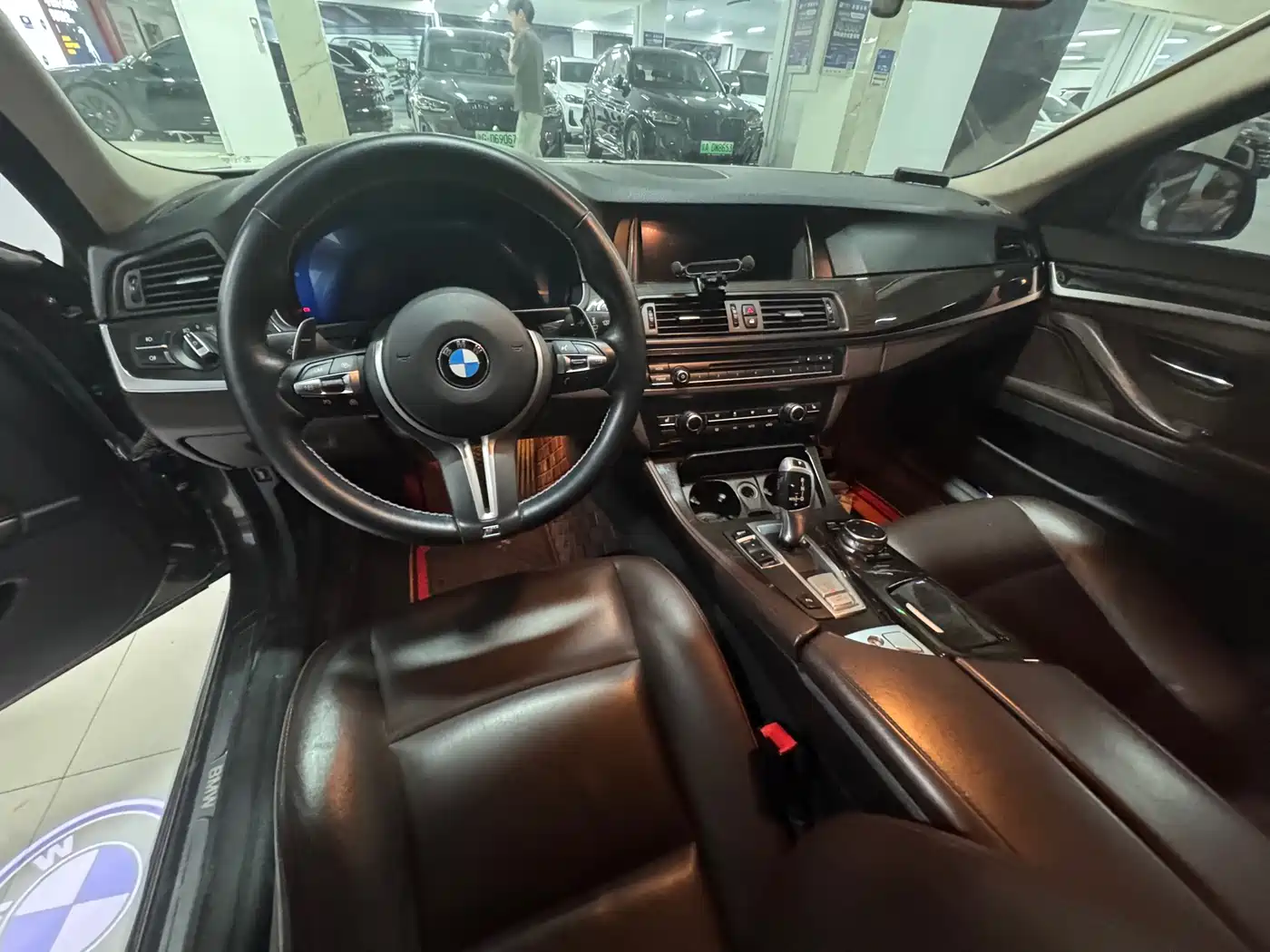BMW 5 Series 2014 525Li Luxury Design Package фото 15