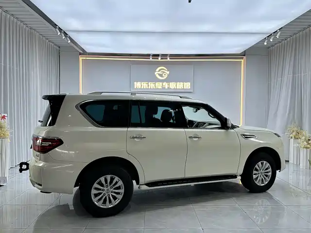 Nissan Patrol 2018 4.0L Flagship — фото 3