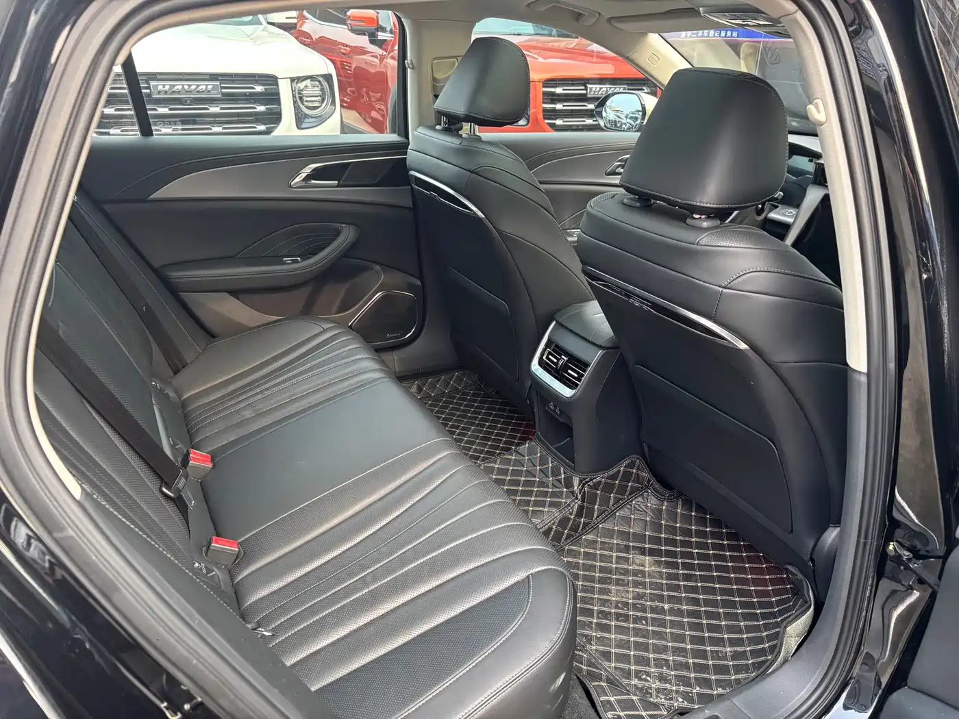 Hongqi H5 2024 2.0T Automatic Smart Connect Flag Smooth Edition фото 12