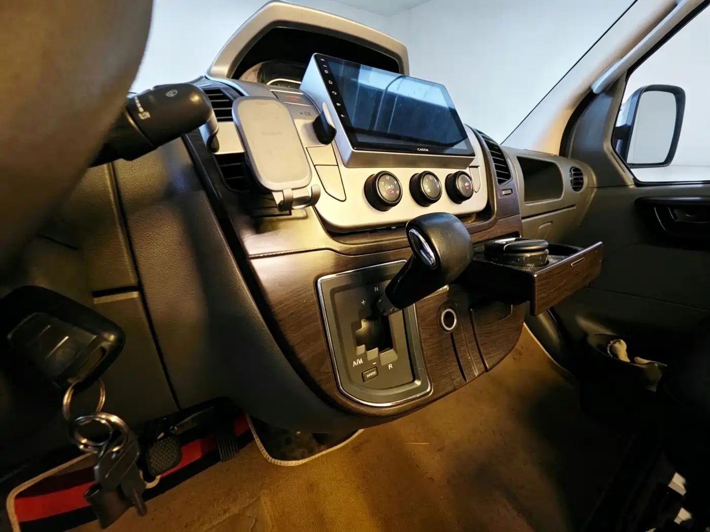 SAIC Maxus Xintu V80 2015 2016 2.5T AMT Aoyun Tong China IV Long Wheelbase High Roof 7-seater
