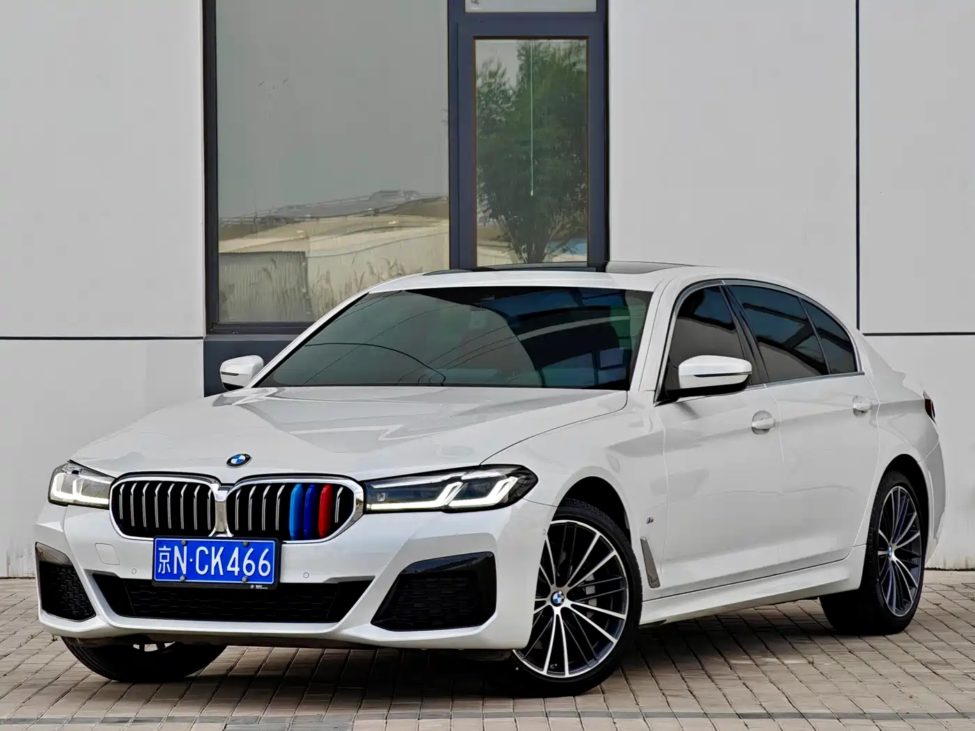 BMW 5-SERIES