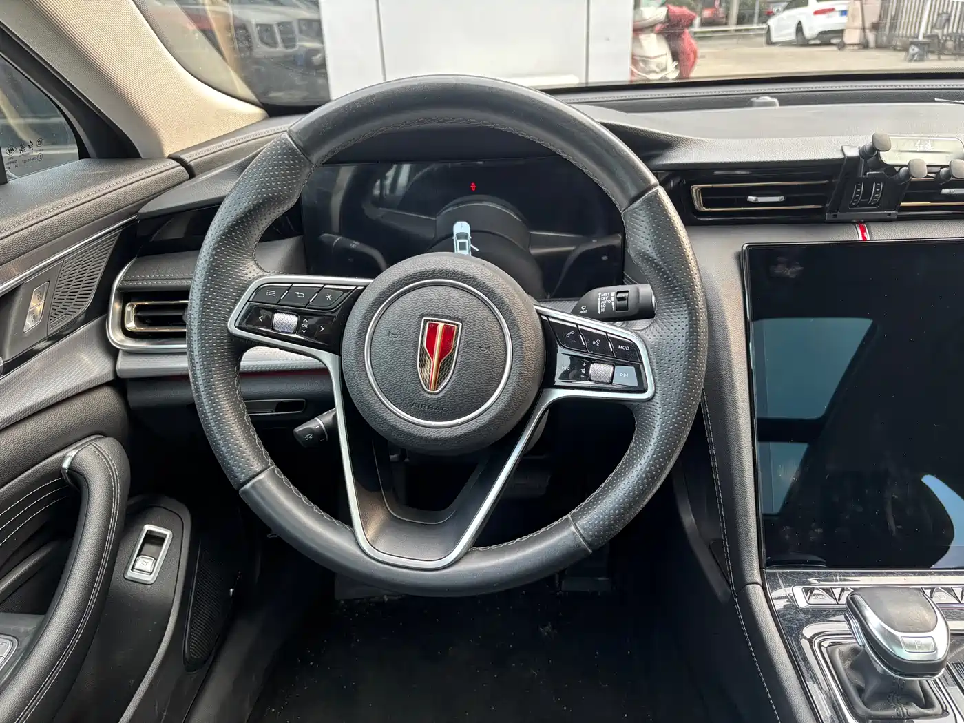 Hongqi H5 2024 2.0T Automatic Smart Connect Flag Smooth Edition фото 6