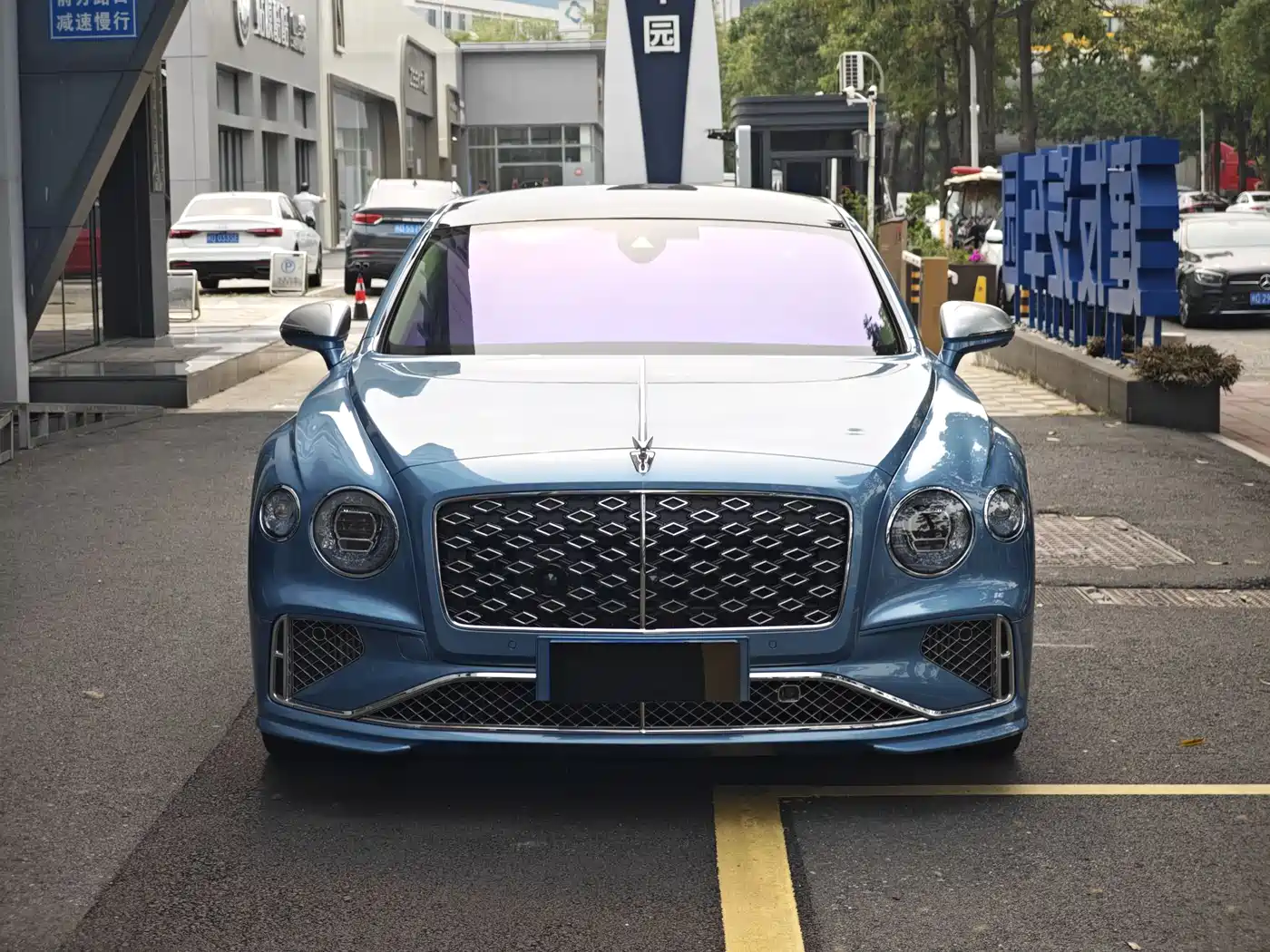BENTLEY FLYING SPUR PLUG-IN HYBRID