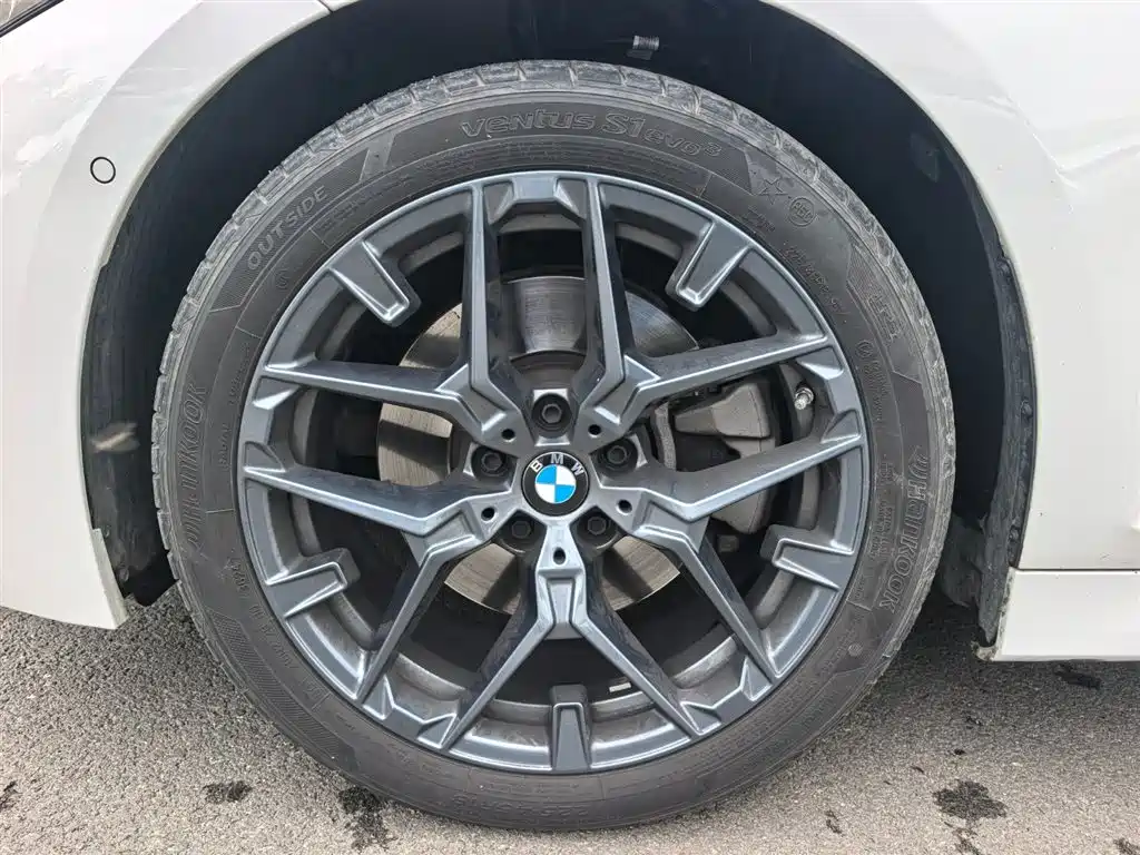 BMW 3 Series 2025 330Li M Sport Night Edition фото 8