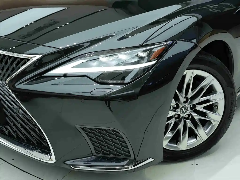Lexus LS 2021 500h Luxury Edition фото 17