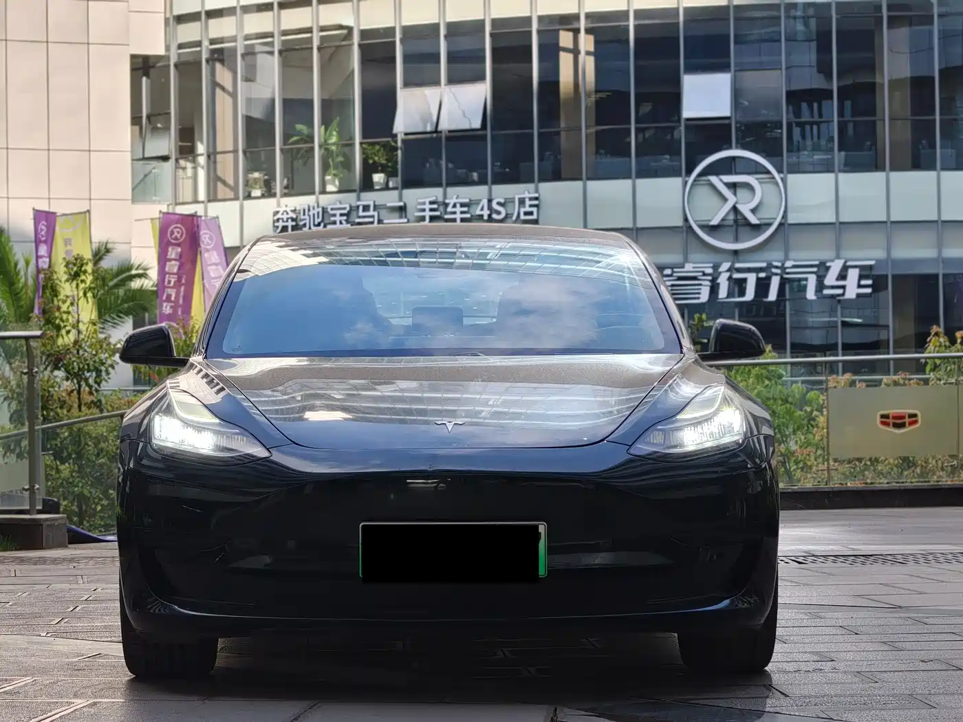 TESLA MODEL 3