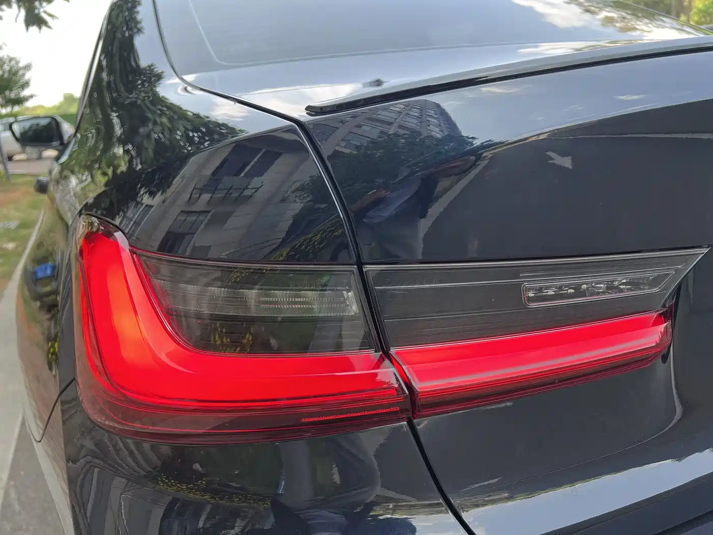 BMW 3 Series 2021 325i M Sport Night Edition фото 19
