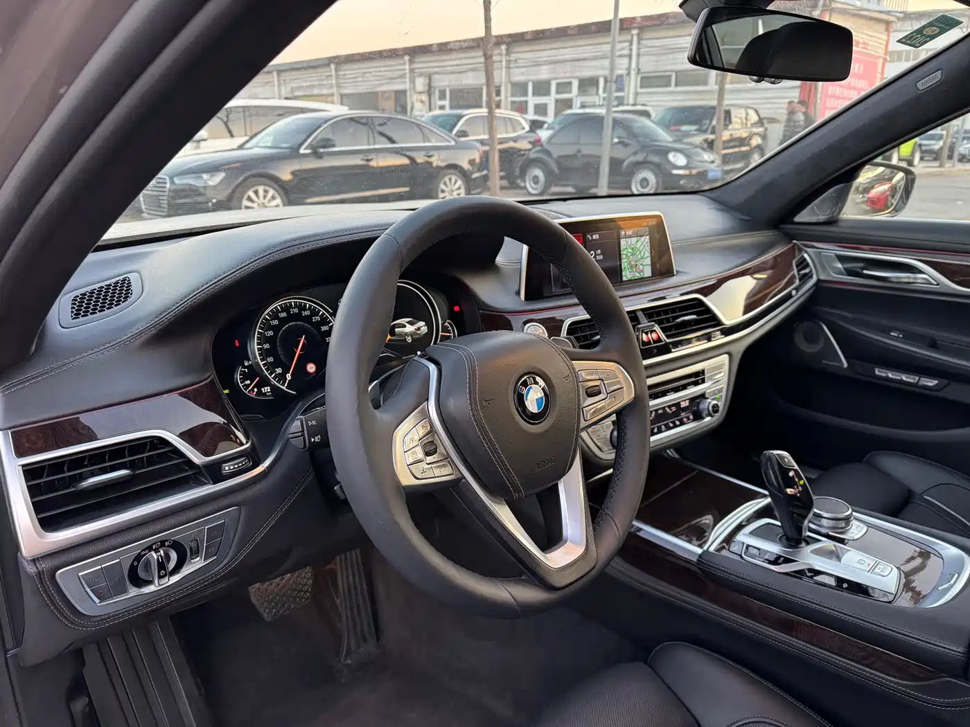 BMW 7 Series 2016 750Li xDrive 4-Seater фото 8