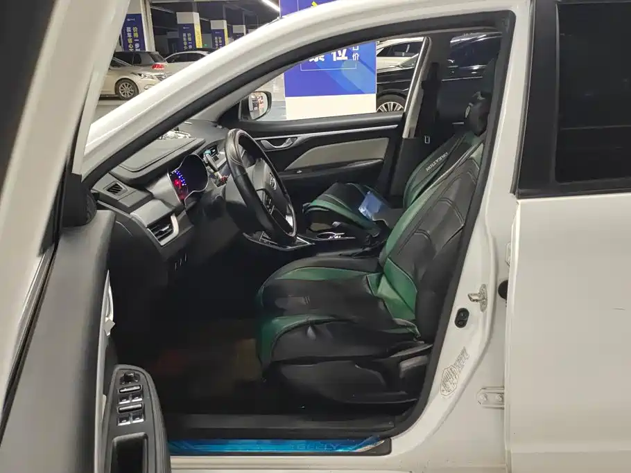 Фото 9 - Geely Vision