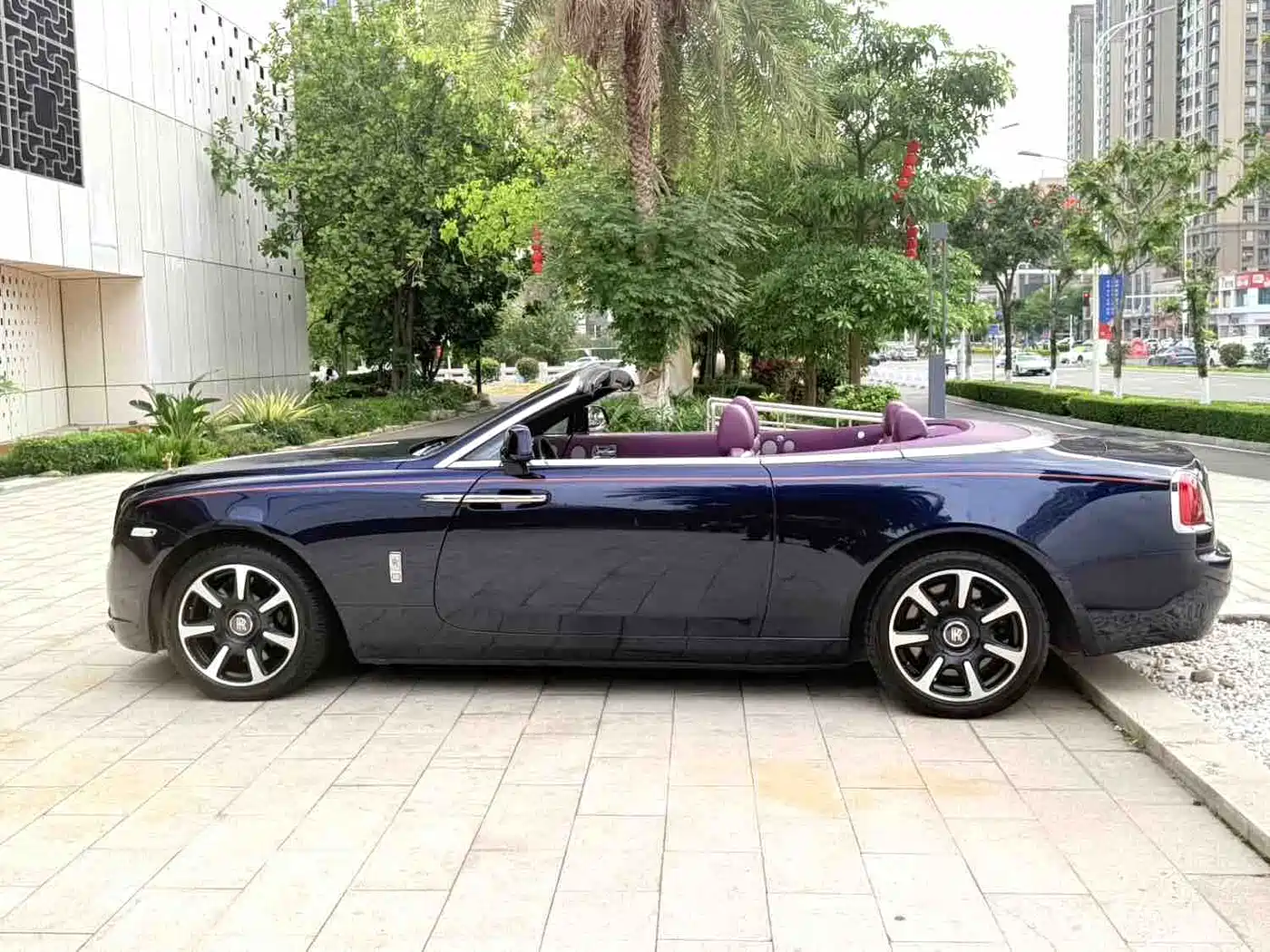 Rolls-Royce Dawn 2018 6.6T Standard фото 12
