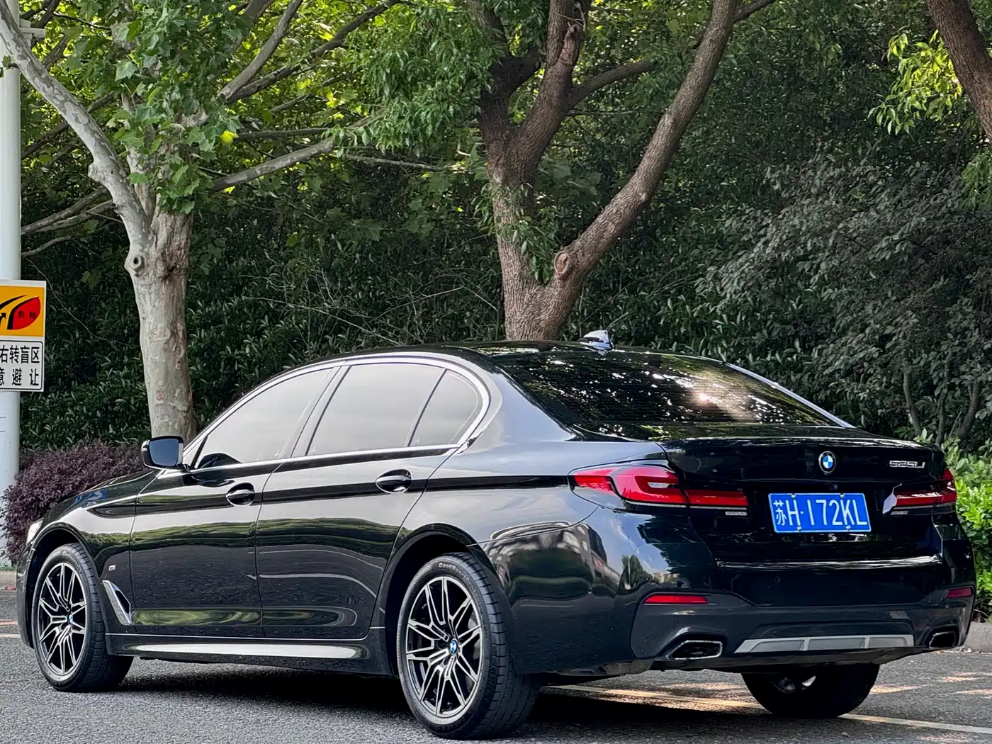 BMW 5 Series 2022 525Li M Sport Package фото 4