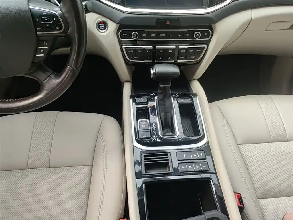 GAC Trumpchi Trumpchi GS8 2017 320T 2WD Luxury Smart Connect (7-seater) фото 14