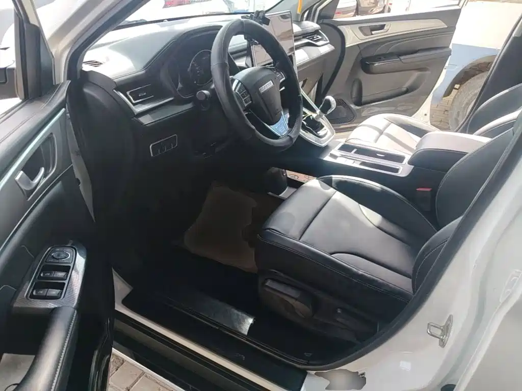 Фото 12 - Haval M6
