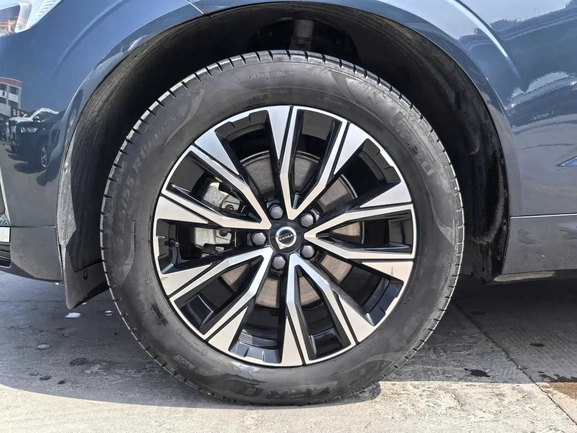 Фото 8 - Volvo XC60