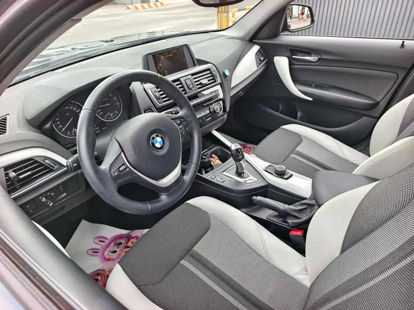 BMW 1 Series (Import) 2015 118i Urban Design Package фото 10